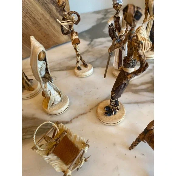 Primitive Nativity Set  Corn Husk Twig  Folk Art Figures Holy Family Christmas - Picture 7 of 11